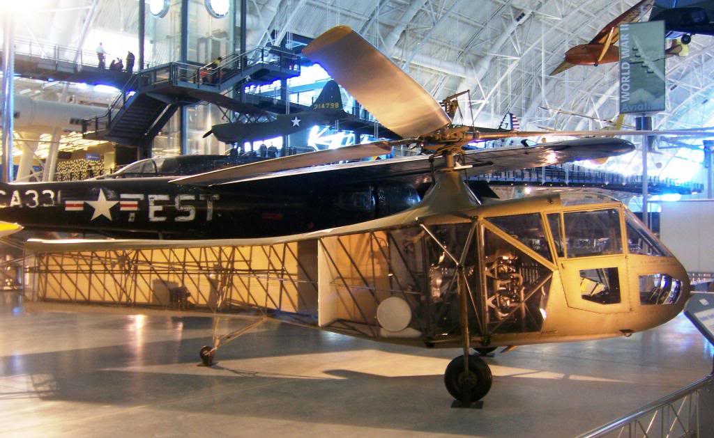 Vought-Sikorsky XR-4C conservado en el Steven F. Udvar-Hazy Center del Smithsonian National Air and Space Museum, en Chantilly, Virginia