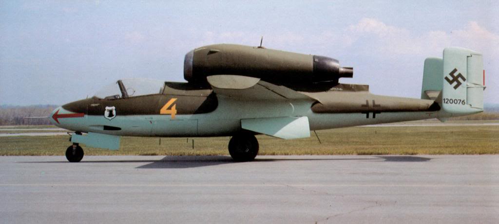 Un Heinkel He 162 capturado, el 5 septiembre de 1945