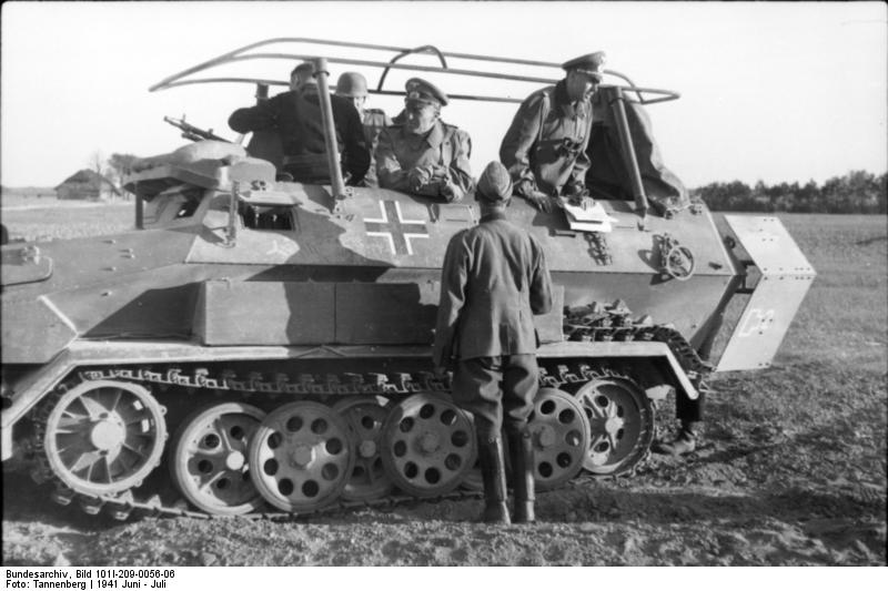 Sd.Kfz. 251 3 Funkpanzerwagen
