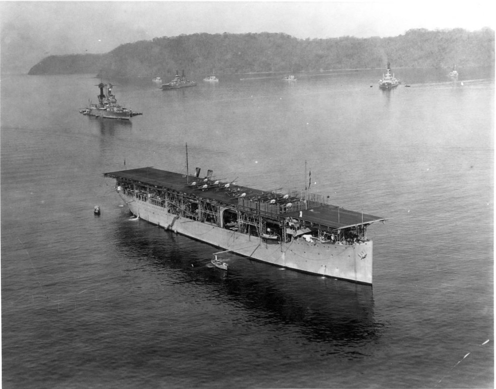 El USS Langley CV-1 en 1923