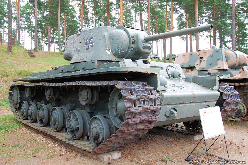 KV-1 Modelo 1941 conservado en el Finnish Armour Museum, Parola, Finlandia