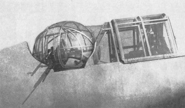 Detalle de la cabina y artillero del Sukhoi Su-2