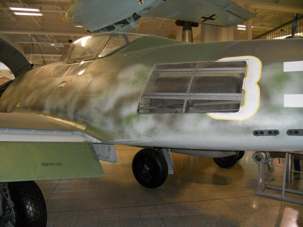 Messerschmitt Me 262A-1a R1