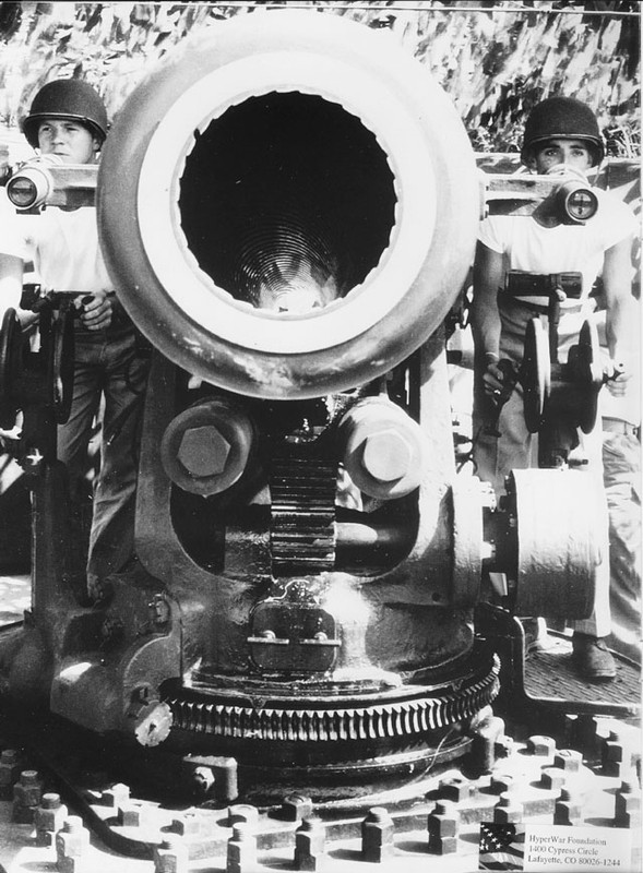 Vista del Cañón MI de 90 mm en las Islas Solomon en Noviembre de 1943