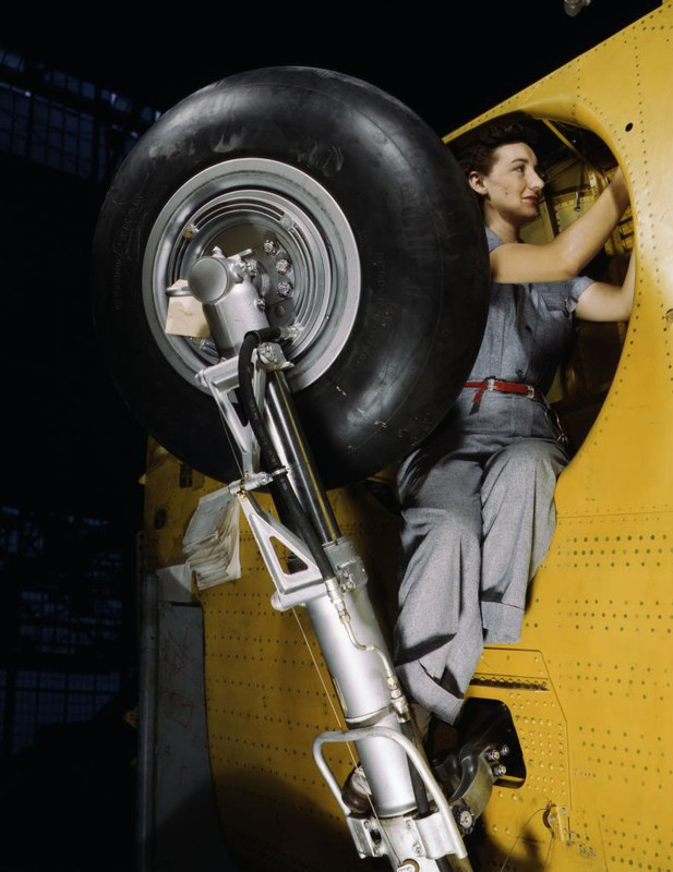 Construcción del A-31, en la Factoría de Vultee-Nashville, en Febrero de 1943