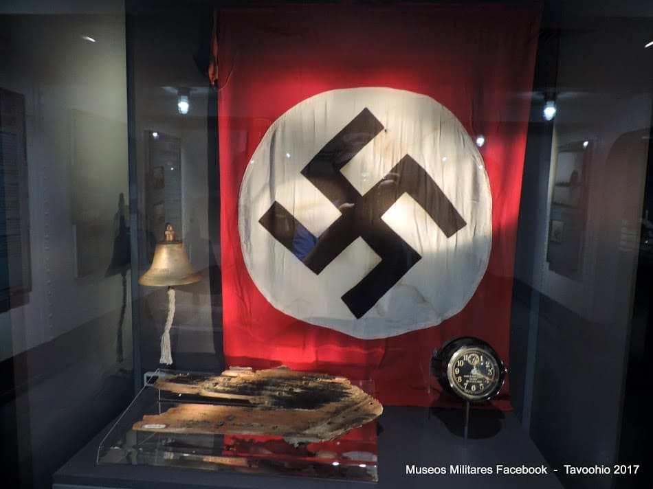 Bandera Nazi capturada de una torpedera italiana