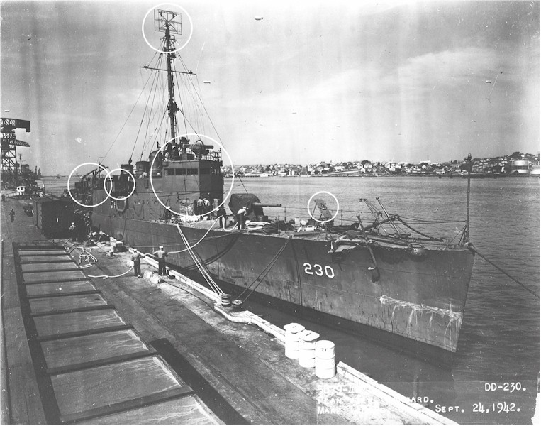 El USS Paul Jones DD-230 en puerto, el 24 de septiembre de 1942