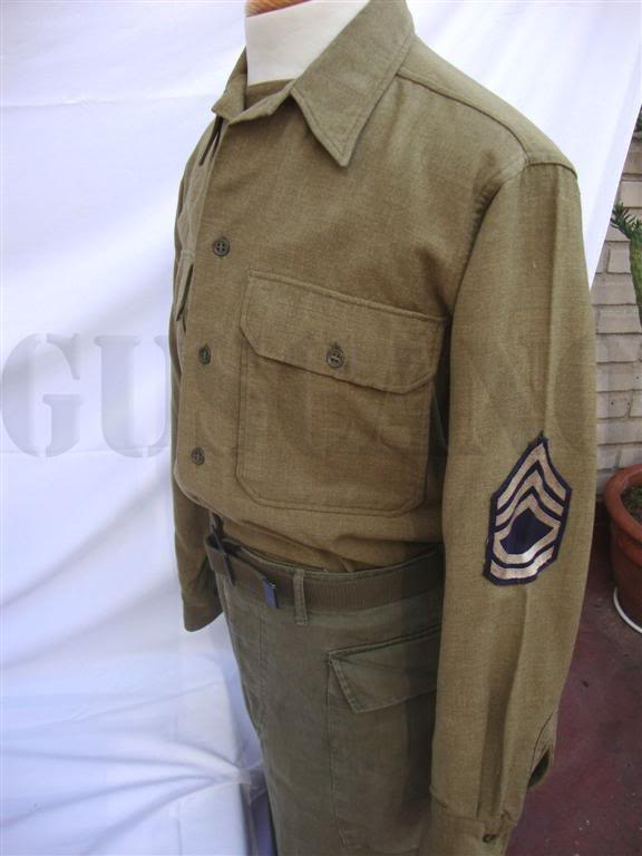 Bajo la chaqueta, el soldado lleva la camisa de tropa, Shirt, Flannel, OD, Coat Style