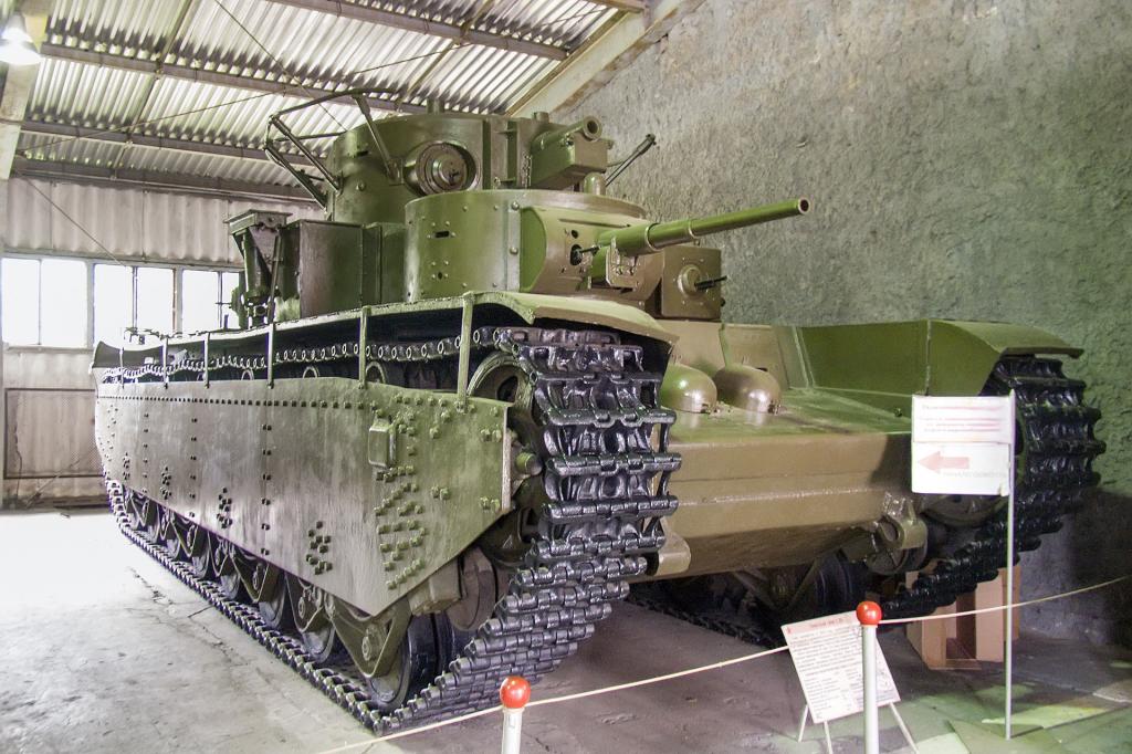 T-35 conservado en el Museo de Blindados de Kubinka, Rusia