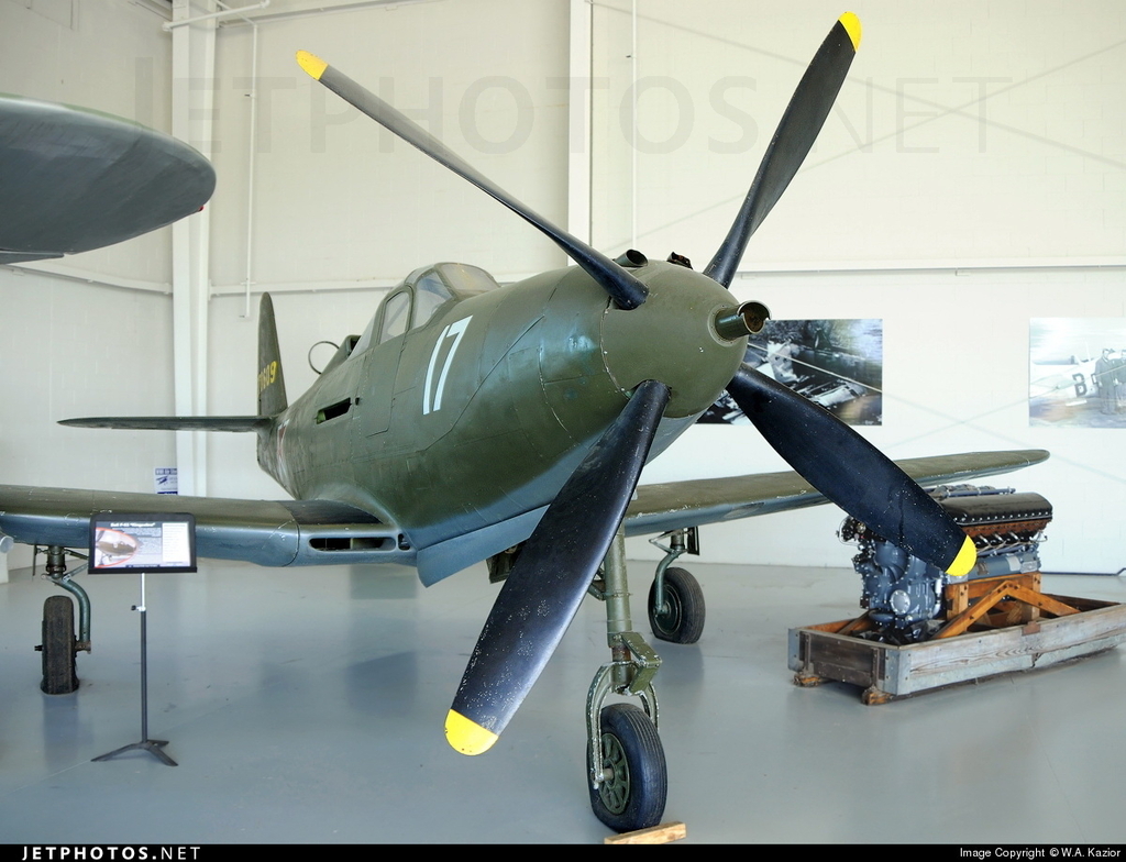 Bell P-63A Kingcobra Nº de Serie 42-70609 conservado en el Military Aviation Museum en Virginia Beach, Virginia