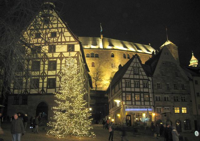 Núremberg, de ciudad Imperal a ciudad de la Navidad - Blogs of Germany - Paseos entre la historia y las calles de Núremberg I (78)