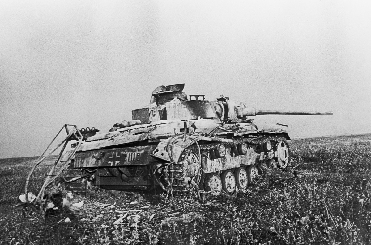 Un tanque del III Reich destruido cerca de la estación ferroviaria de Prójorovka durante la batalla de Kursk