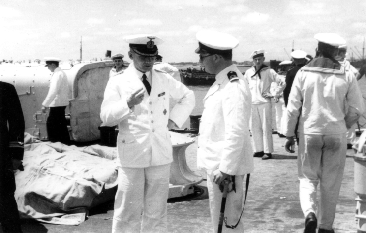 El Capitán Hans W. Langsdorff en el Almirante Graf Spee en 1939