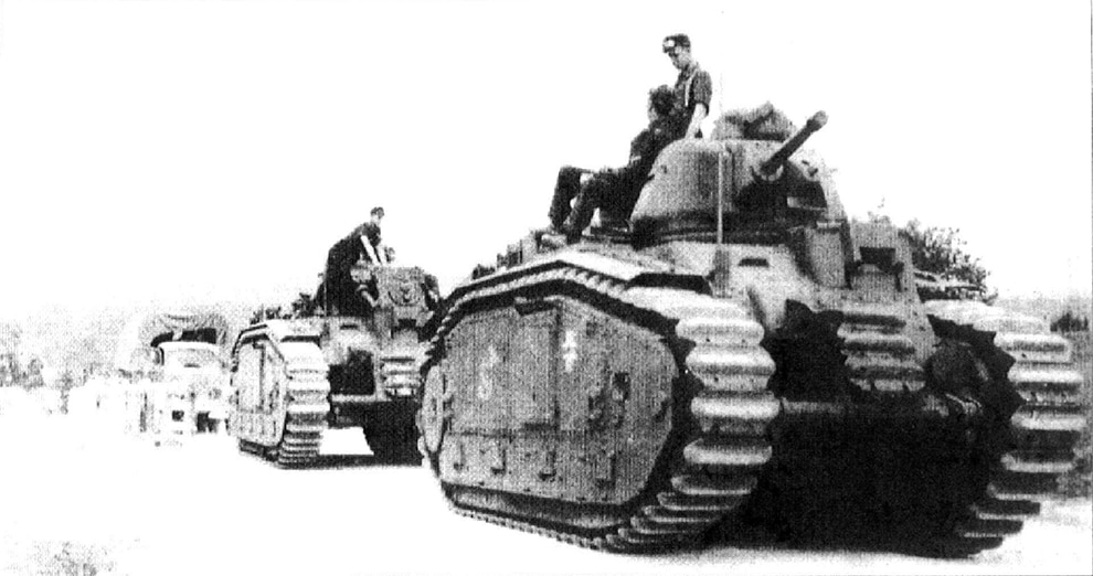 Estos Panzerkampfwagen B2 F sirvieron en el Panzerbteilung F 102